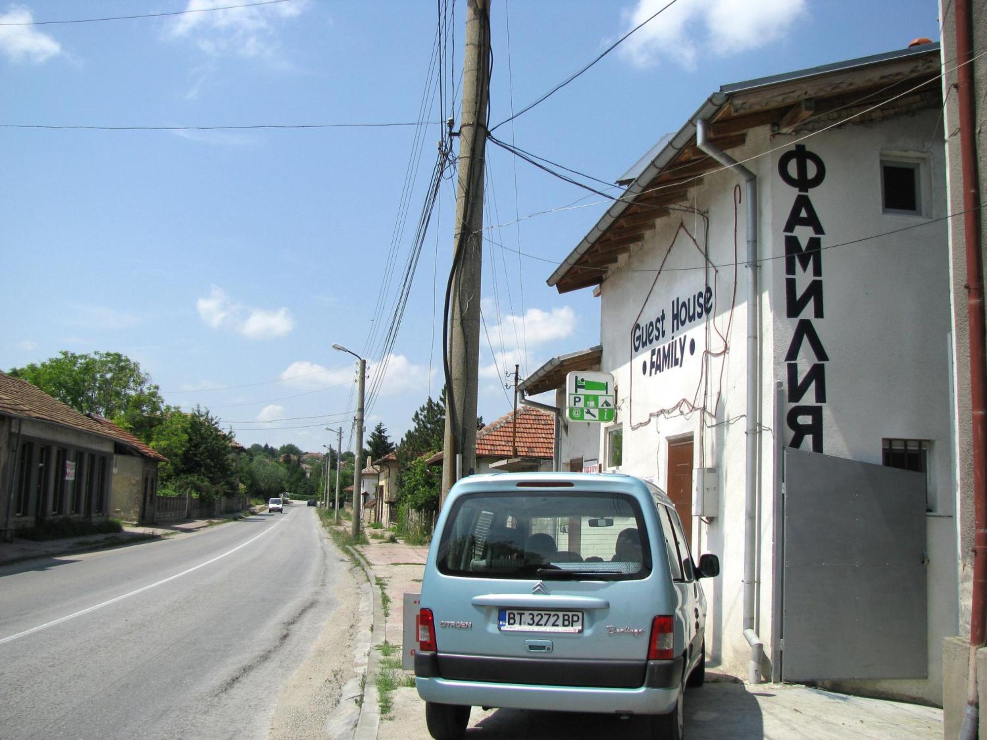 Guest House Familia Samovodene Zewnętrze zdjęcie